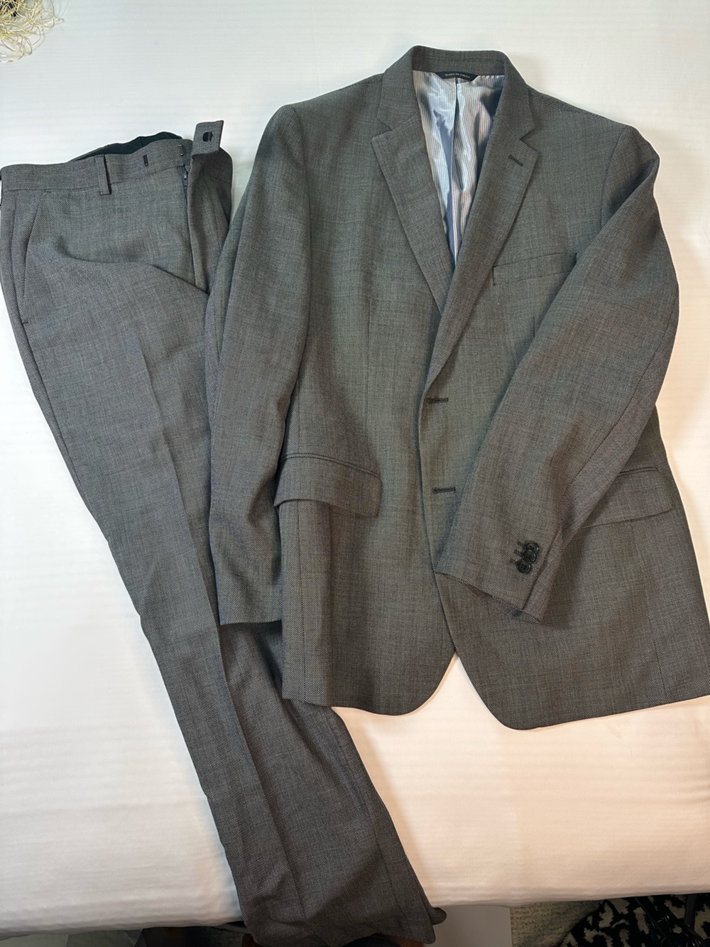Banana Republic Men's Charcoal Gray Suit